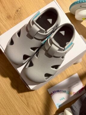 Ten Little Splash sandals
